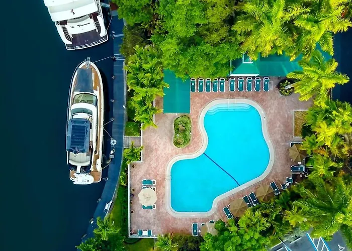 Riverside Hotel